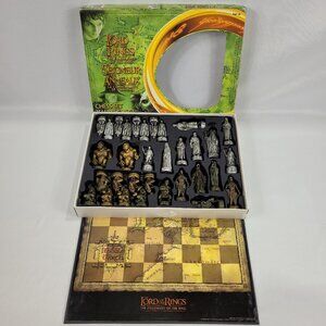 Lord of the Rings 2002 Fellowship Ring Chess by Parker Brothers